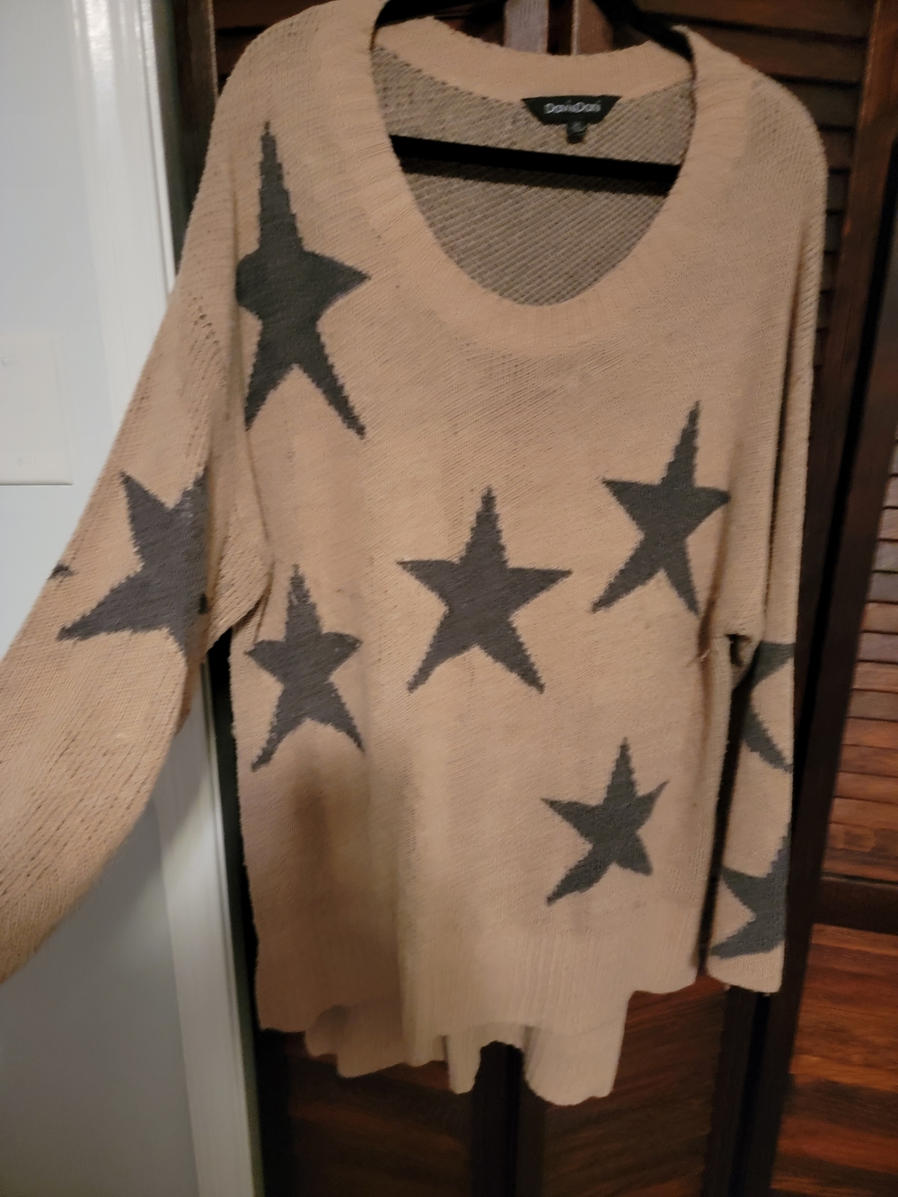 Brand New DAVI & DANI Beige Sweater with Gray Star Motif